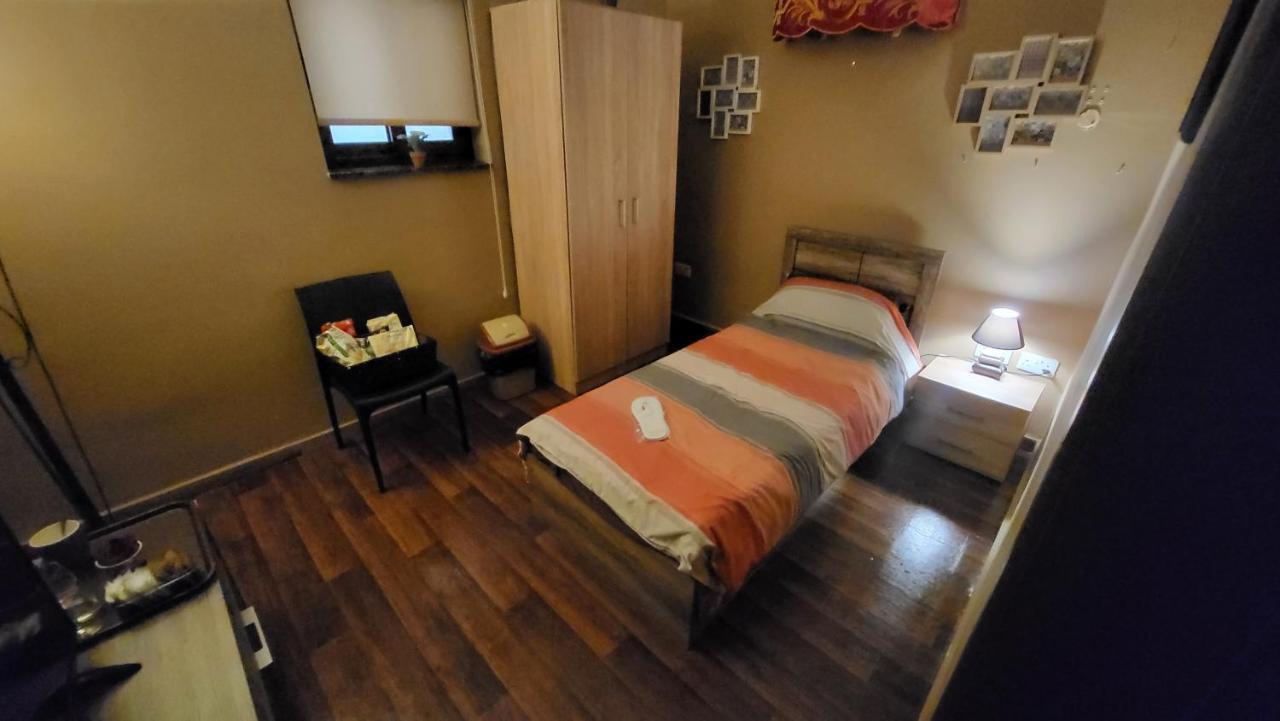 Lotus Guest House Malta Gzira Exteriör bild